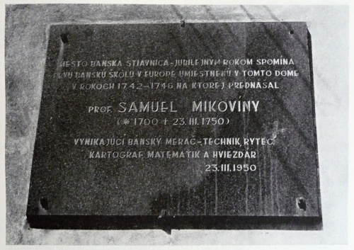 Pamätná doska na Mikovíniho dome v Banskej Štiavnici